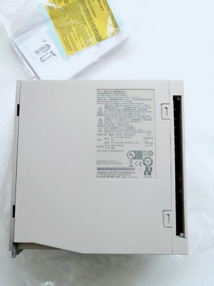 SGD7S-180A30B202 서보 드라이브 SGD7S 180A30B202 신