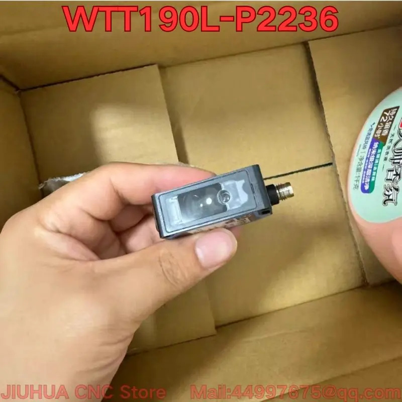 리퍼 WTT190L-P2236 광전센서 기능 리퍼는 정상입니다