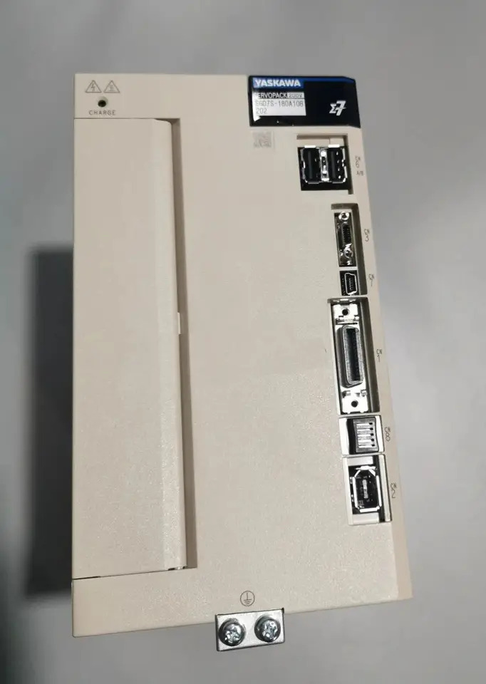 SGD7S-180A10B202 서보 드라이브 SGD7S 180A10B202 신