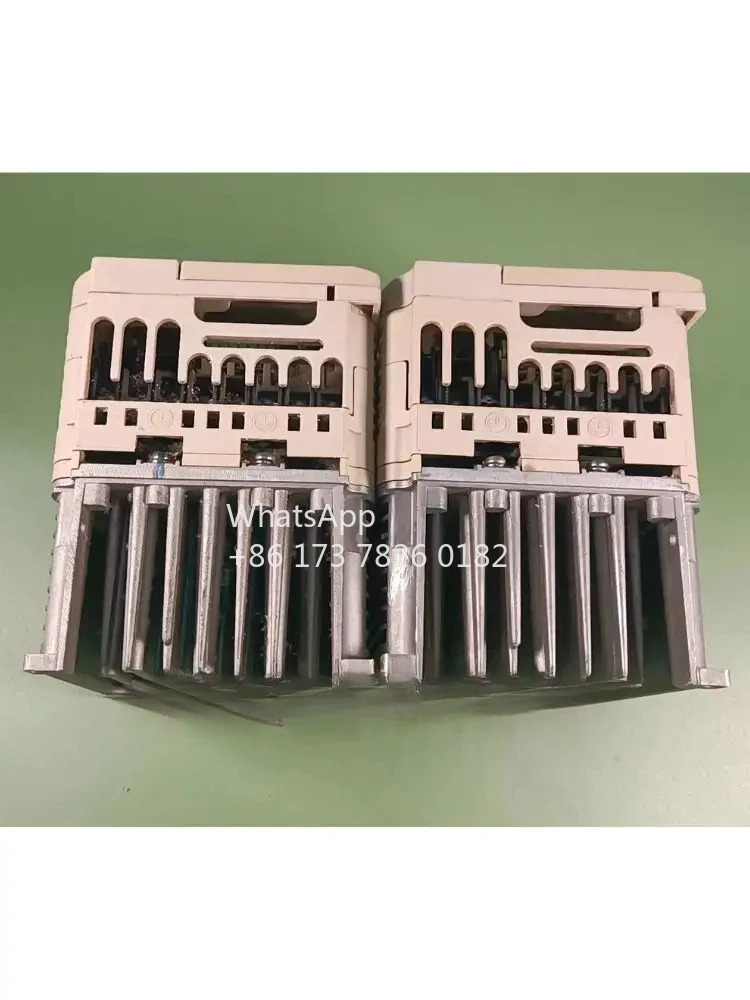 CIMR-VB4A0004BBA 리퍼 V1000 인버터 1.5kW/0.75kW 기능 작동 OK