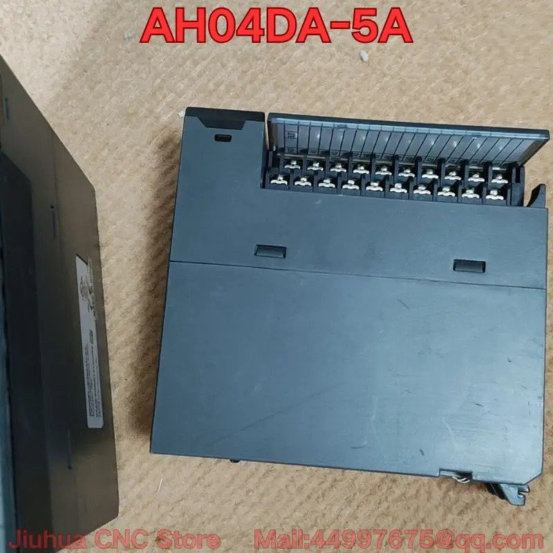 리퍼 AH04DA-5A PLC 모듈 기능 리퍼는 정상