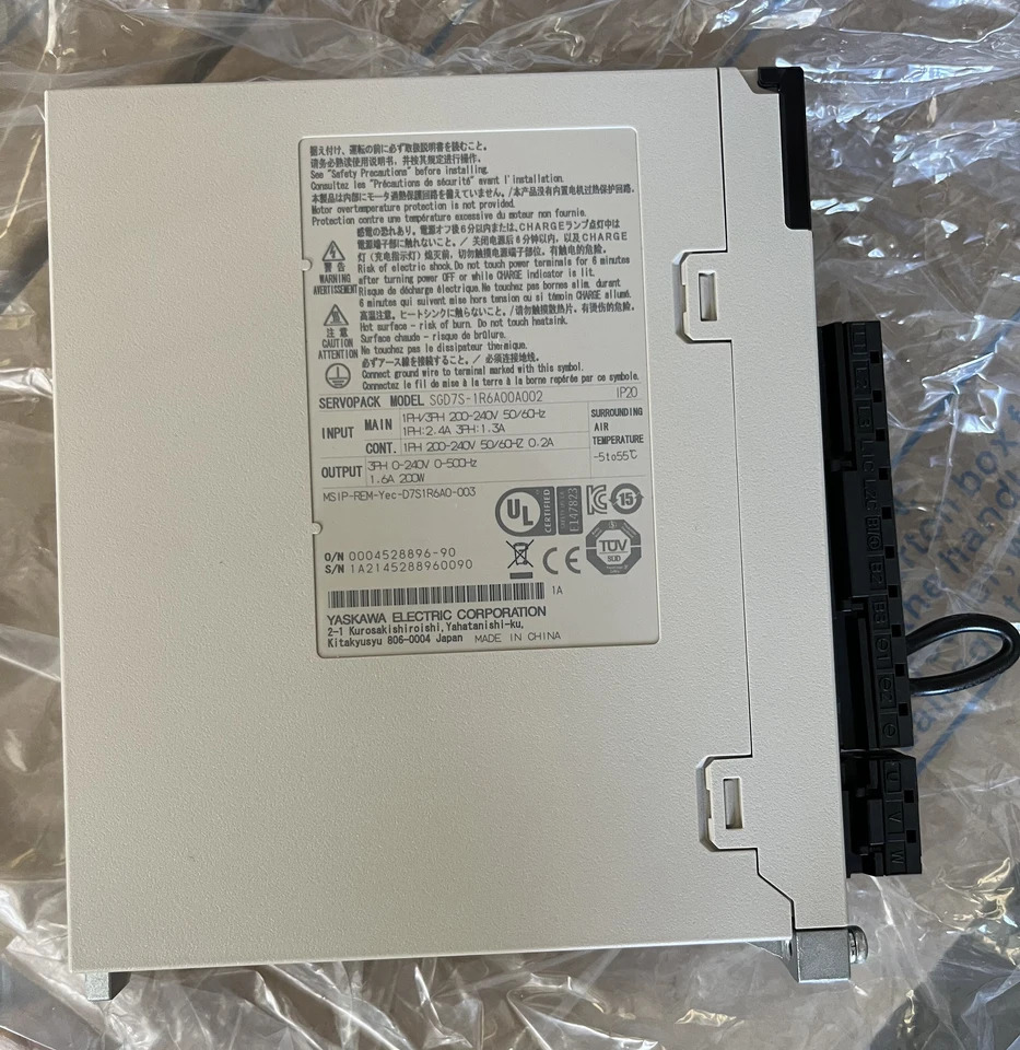 SGD7S-1R6A00A002 서보모터 SGD7S 1R6A00A002 신
