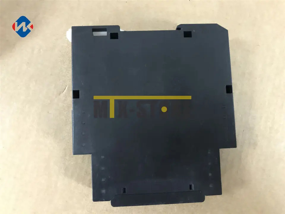 Omron 측정 모니터링 릴레이 K8AK-VS2 100-240VAC신