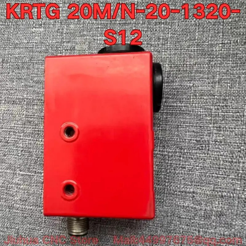 리퍼 KRTG 20M/N-20-1320-S12 컬러 표준 센서 기능 리퍼는 정상입니다