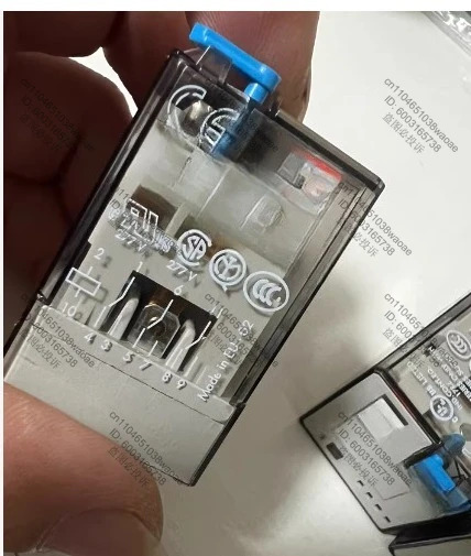 릴레이 60.13.9.024.0040 24V DC 10A-250V