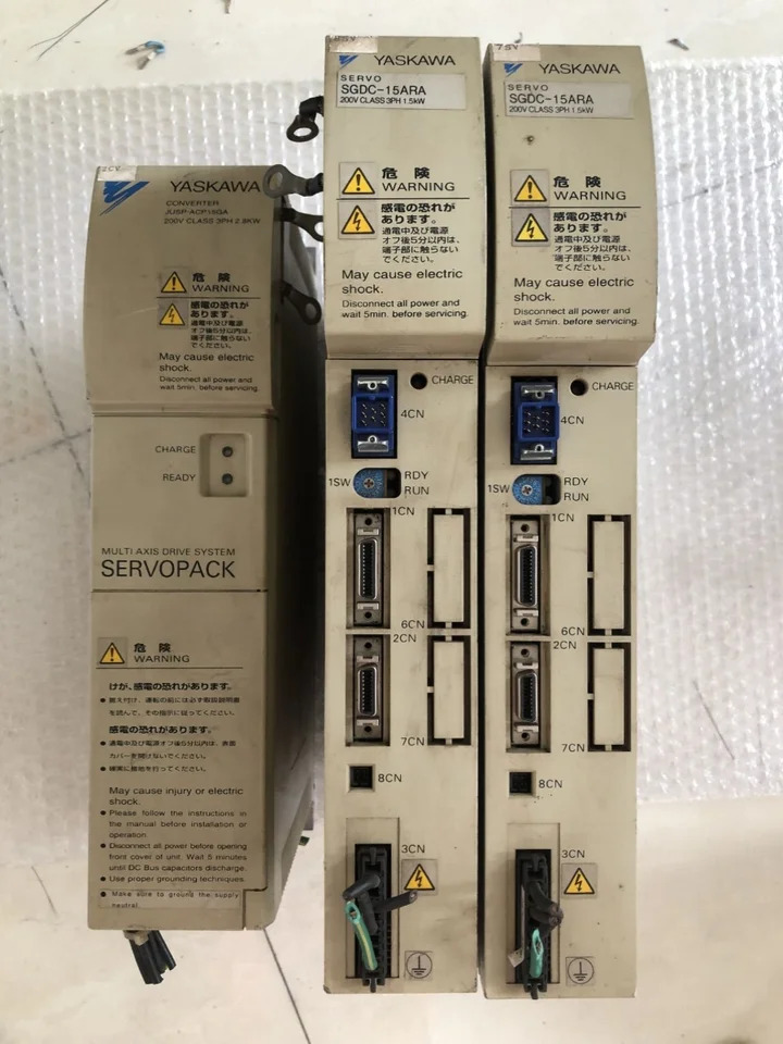 Yaskawa 서보 드라이브 SGDC-15ARA 오리지널