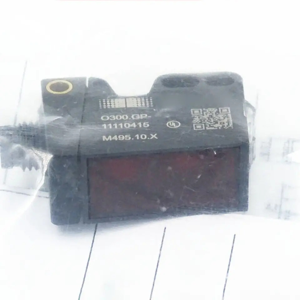 BAUMER O300.GP-11110415 광전스위치 센서 30-200mm 10-30V DC