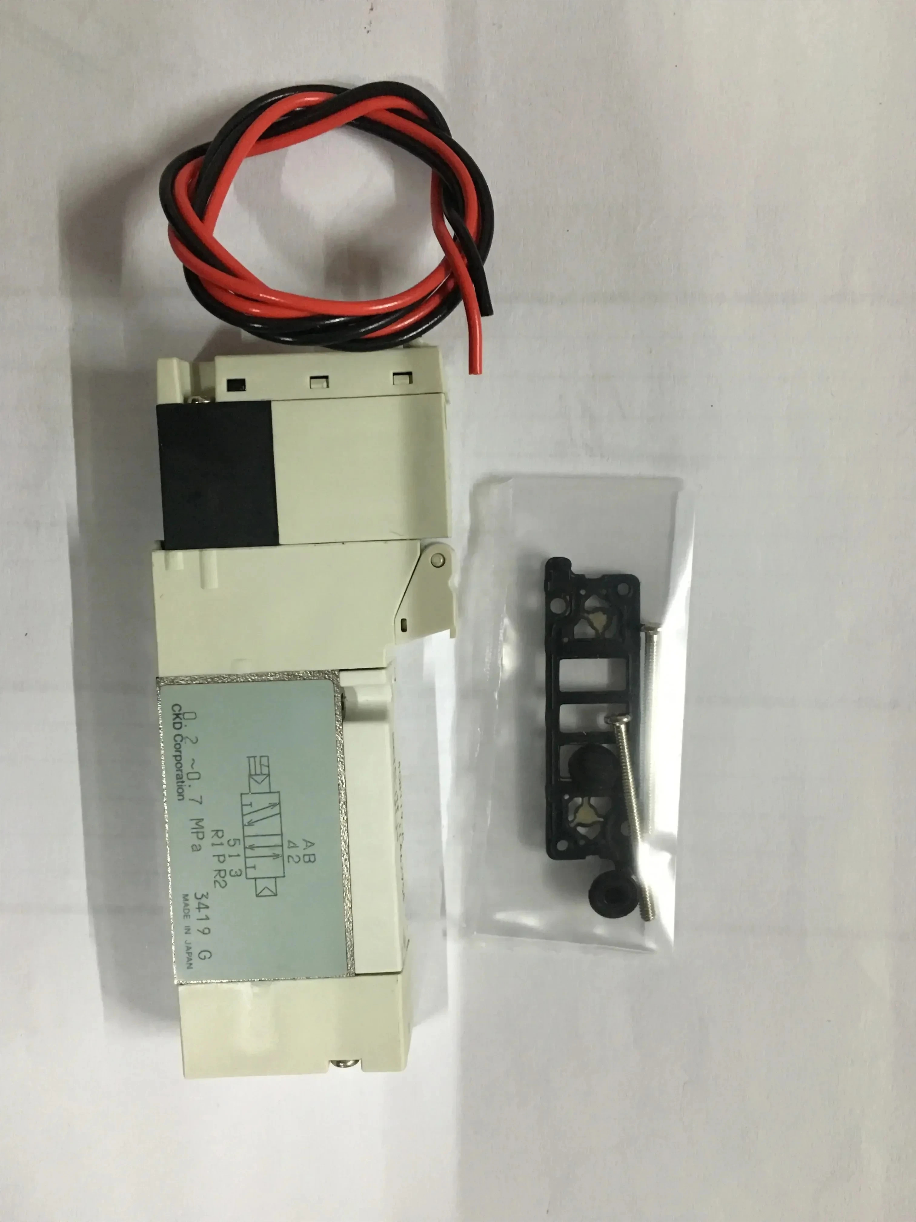 4GB119/4GE119-00-E2-3 CKD 마이크로 전자기 밸브 4GB110-E2K