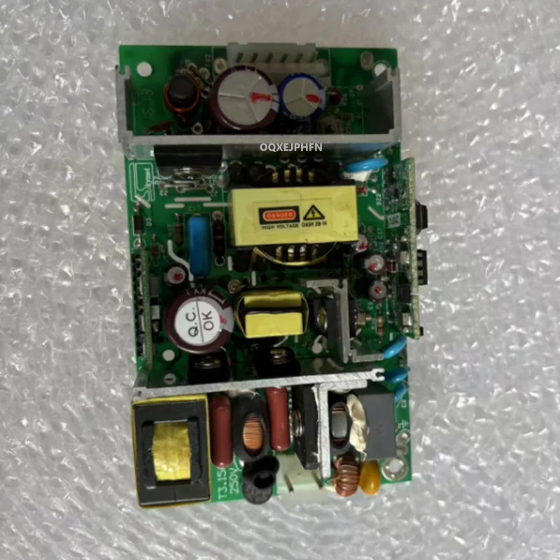 거새 전원공급장치 SKYNET 12V11A SNP-Z107 새 처럼 작동