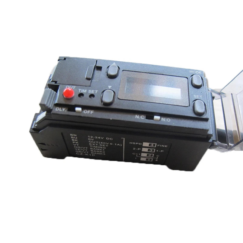 CZ-K1P Keyence RGB 디지털 광섬유센서 증폭기 유닛 호스트 PNP 감지 범위 폭 70mm 오리지널 신