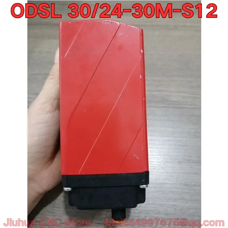 ODSL 30/24-30M-S12 거리 센서