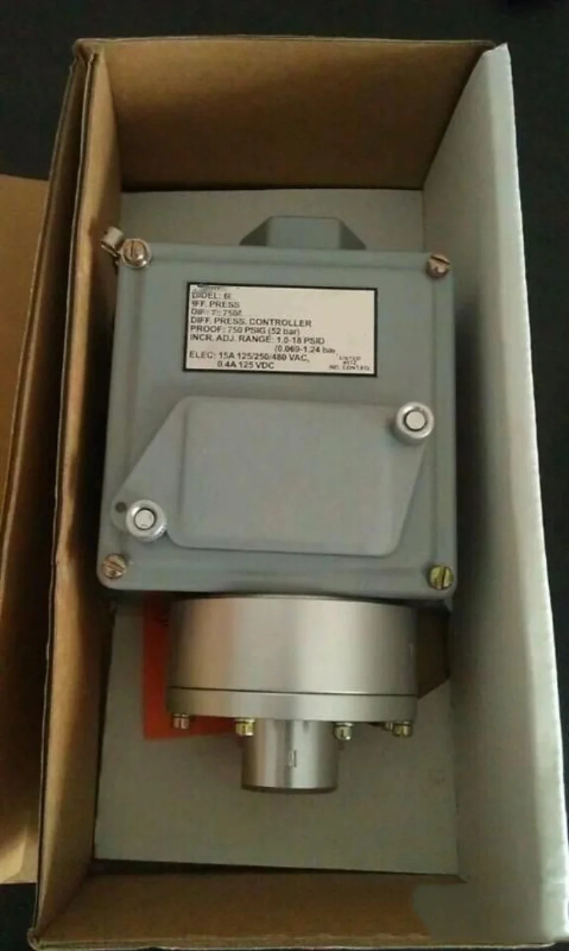 새 원본 165B100XBN1R 165A100N4C1CK 165A400N1C1CK 165A100XBN2M-R 165B200XBN2M-R 165A100XBN5M-R 압력 스위치