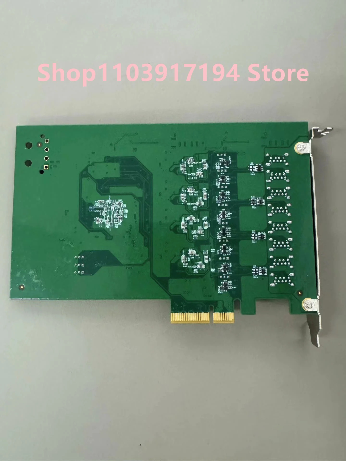 Vecow PCIe 비디오 이미지 수집 카드 UE-1008