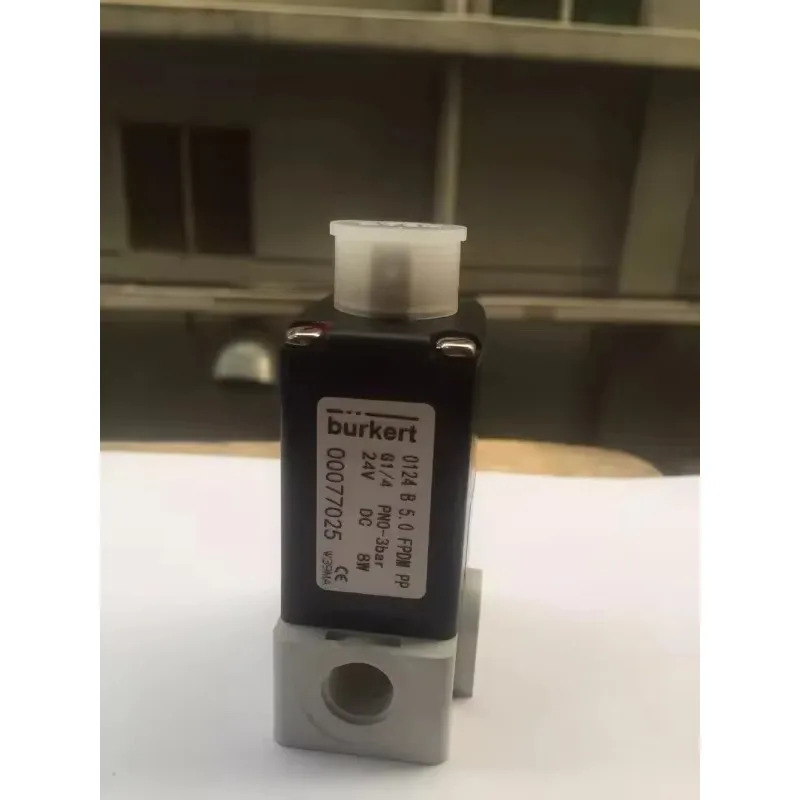 버커트 보데 0124 솔레노이드 밸브 B 5.0 FODM PP G1/4 DC24V 00077025