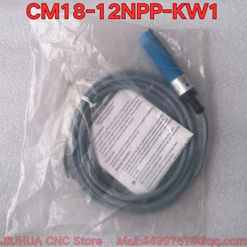 CM18-12NPP-KW1 정전용량 센서