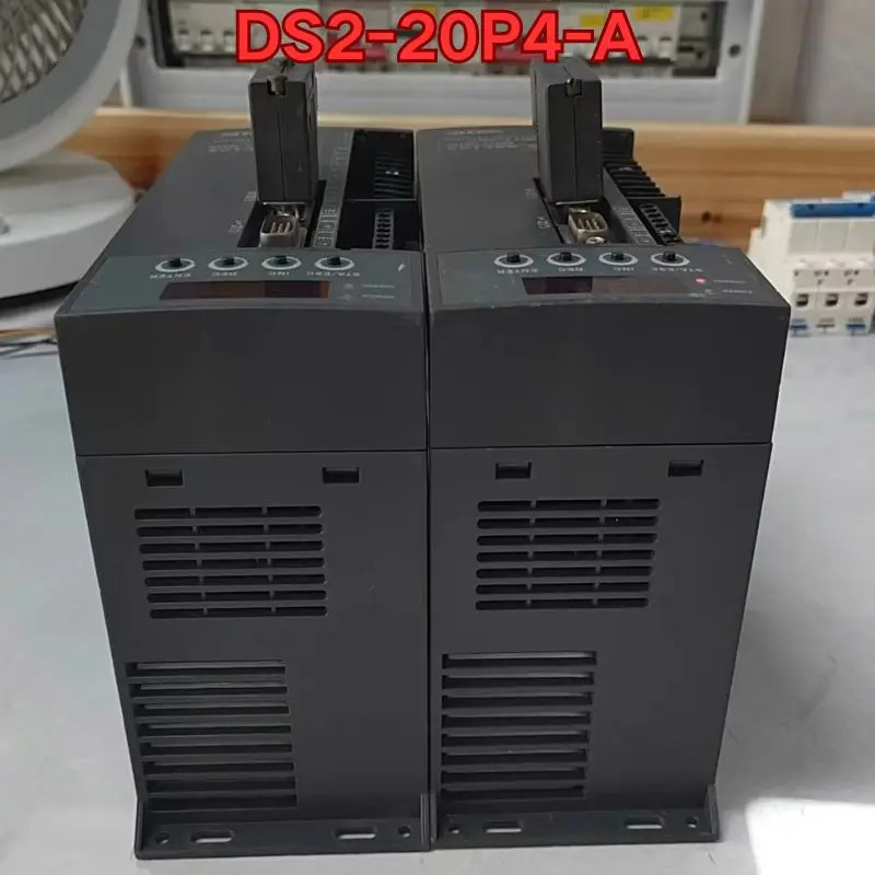 리퍼 DS2-20P4-A 서보 드라이브작동 상태