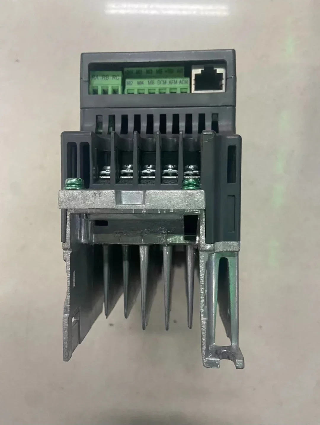 VFD002EL21A 리퍼 인버터 0.2kW/0.25hp호환 작동 기능 정상