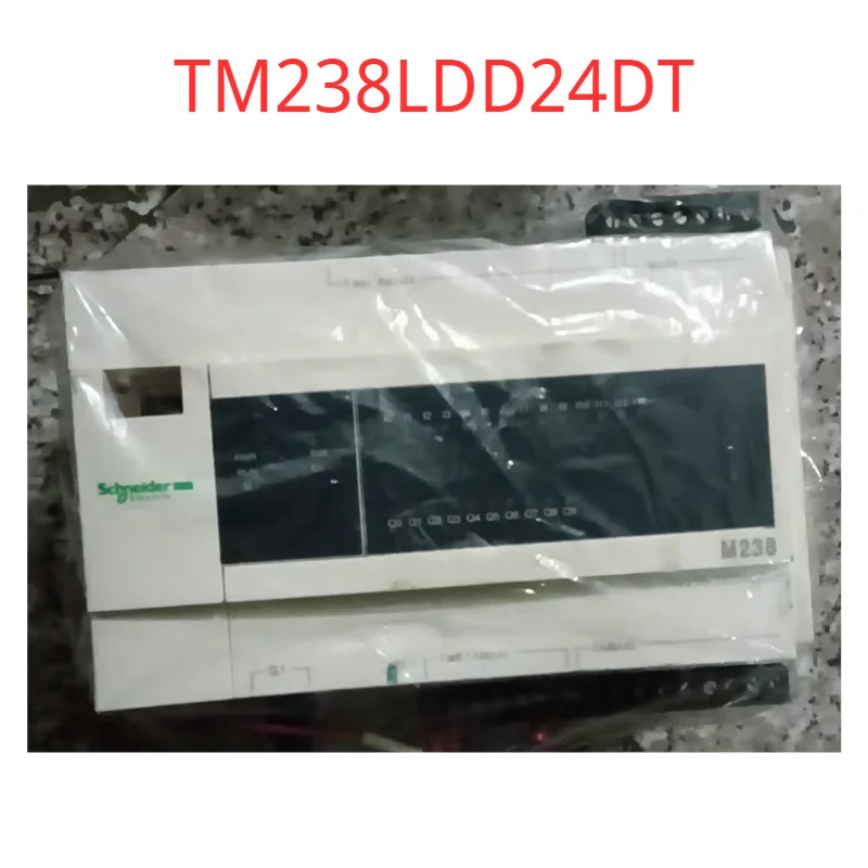 독점 BMXDRA0805 TM241CE40R HMIO3510 TM238LDD24DT TM3DI32k BMXXBP0800 TM258LF42DR VW3A3616