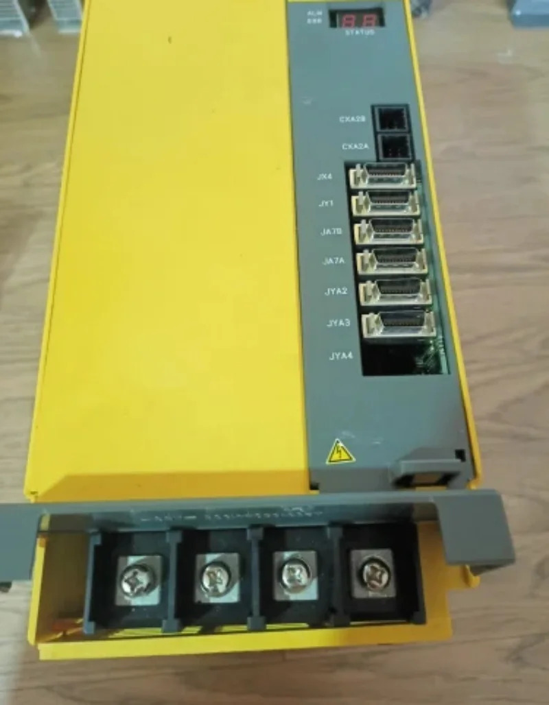 새 원본 A06B-6111-H026 H550 A06B-6102-H222 H520 A06B-6127-H109 서보 드라이브