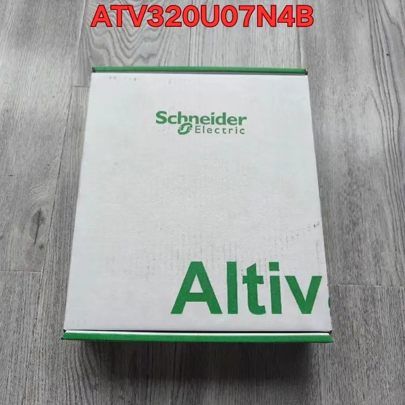 주파수 변환기 ATV320U07N4B