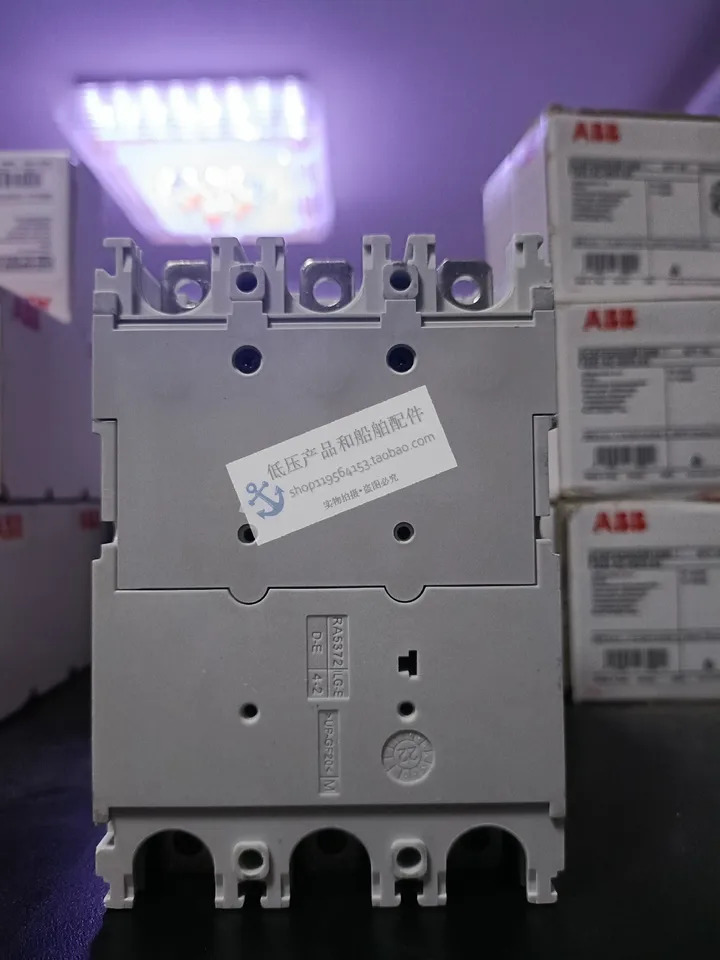 오리지널 ABB 몰드 케이스 회로차단기 XT2H160 TMA100-1000 FF 3P 고정 신