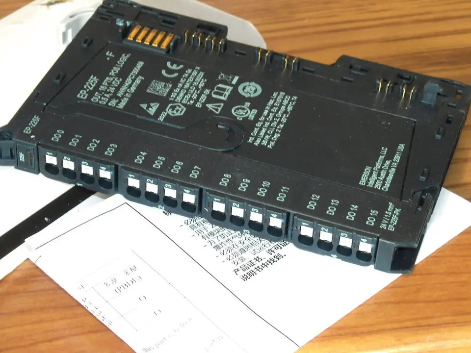 EMERSON EP-225F-F RSTi-EP 디지털 출력 16 포인트 포지티브 로직