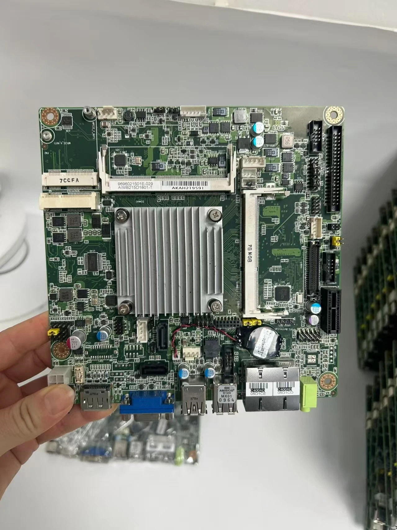 Advantech AIMB215D1801-T Mini-ITX 산업마더보드 1501E