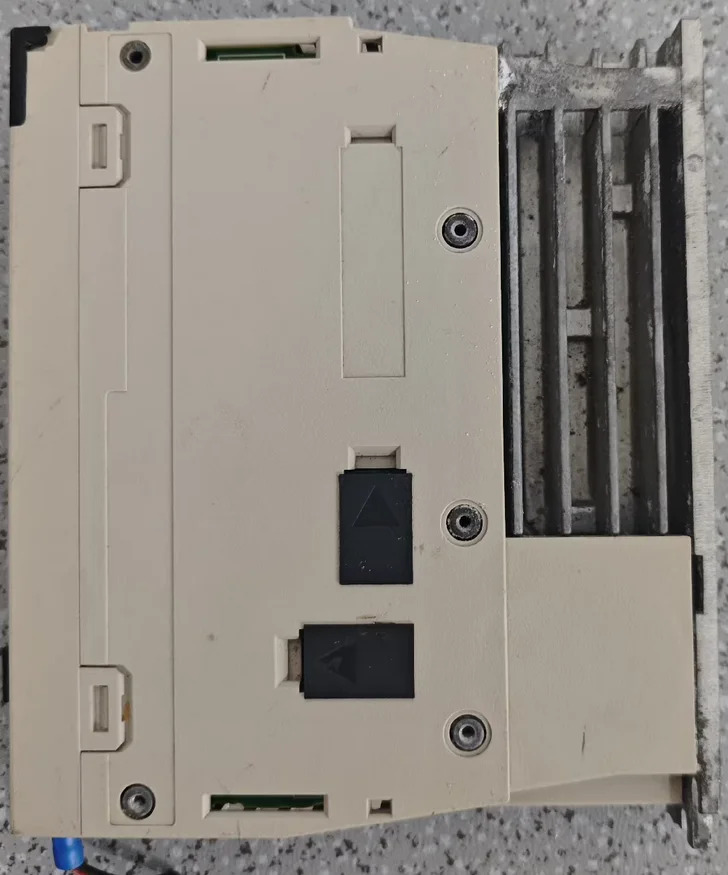리퍼 서보 드라이브 SGD7S-R90A30A002 SGD7S R90A30A002