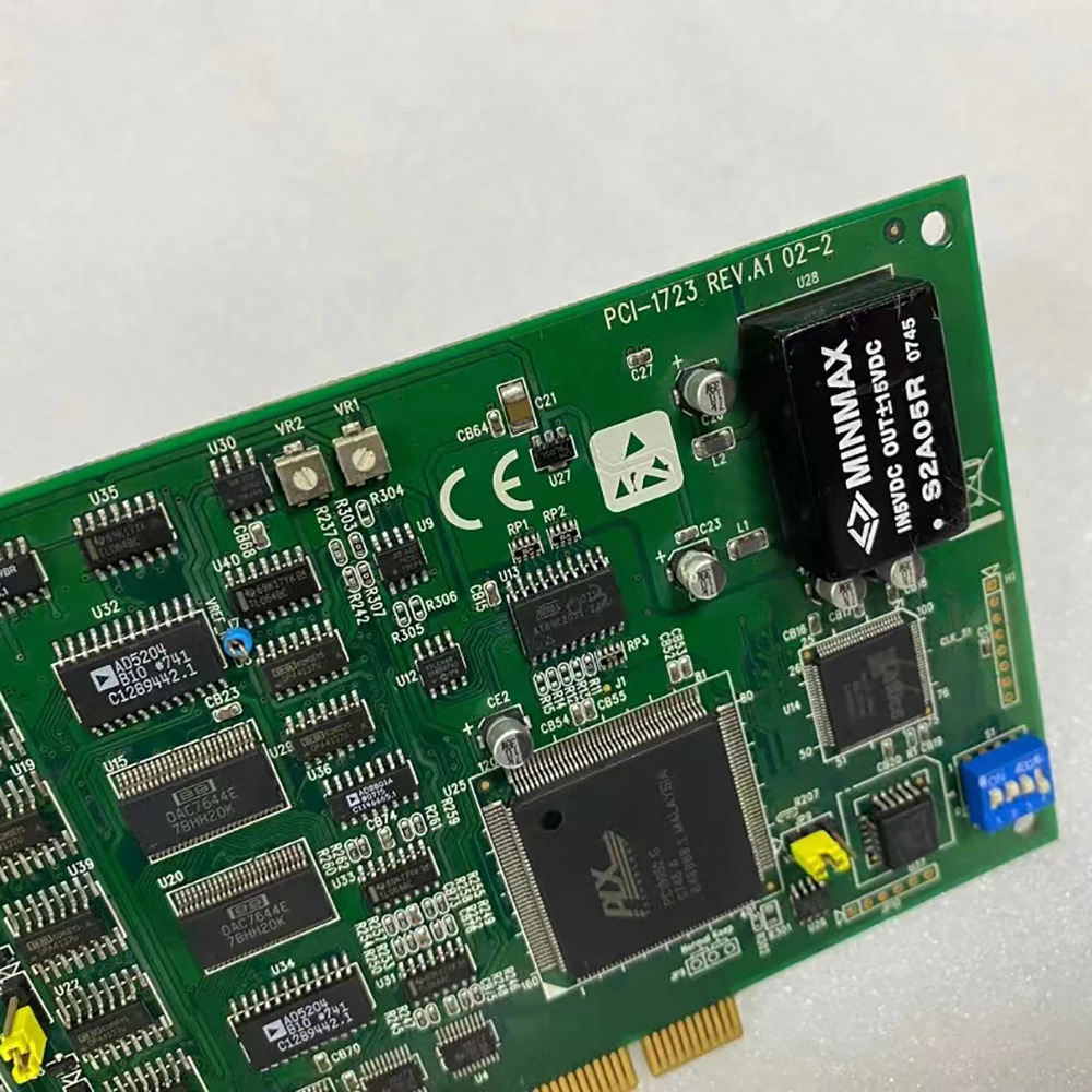 어드밴텍 PCI-172316비트 8방향 비절연 아날로그 출력 카드