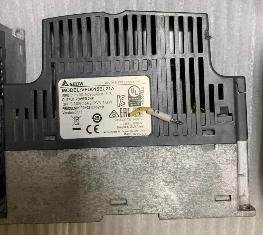 리퍼 인버터 1.5kw 단상 입력 VFD015EL21A 기능 정상