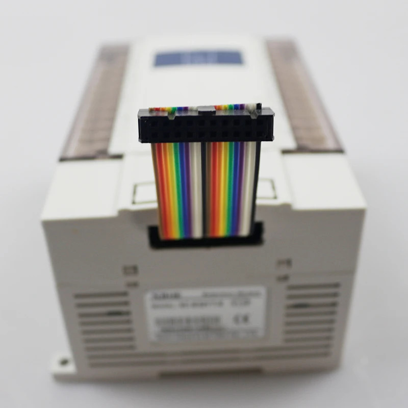 XC-E32YT-E Xinje PLC 확장 트랜지스터 32 포인트 출력 모듈 동안 오리지널