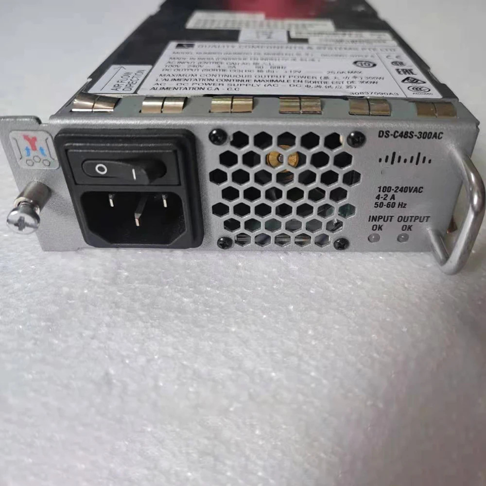 DS-C9148S-K9 시리즈 스위치리퍼되는 CISCO 전원공급장치341-0706-01 300W DS-C48S-300AC
