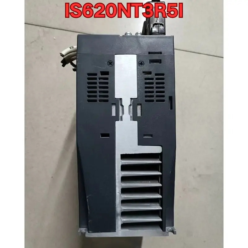 리퍼 서보 드라이브 우수작동 상태 IS620NT3R5I