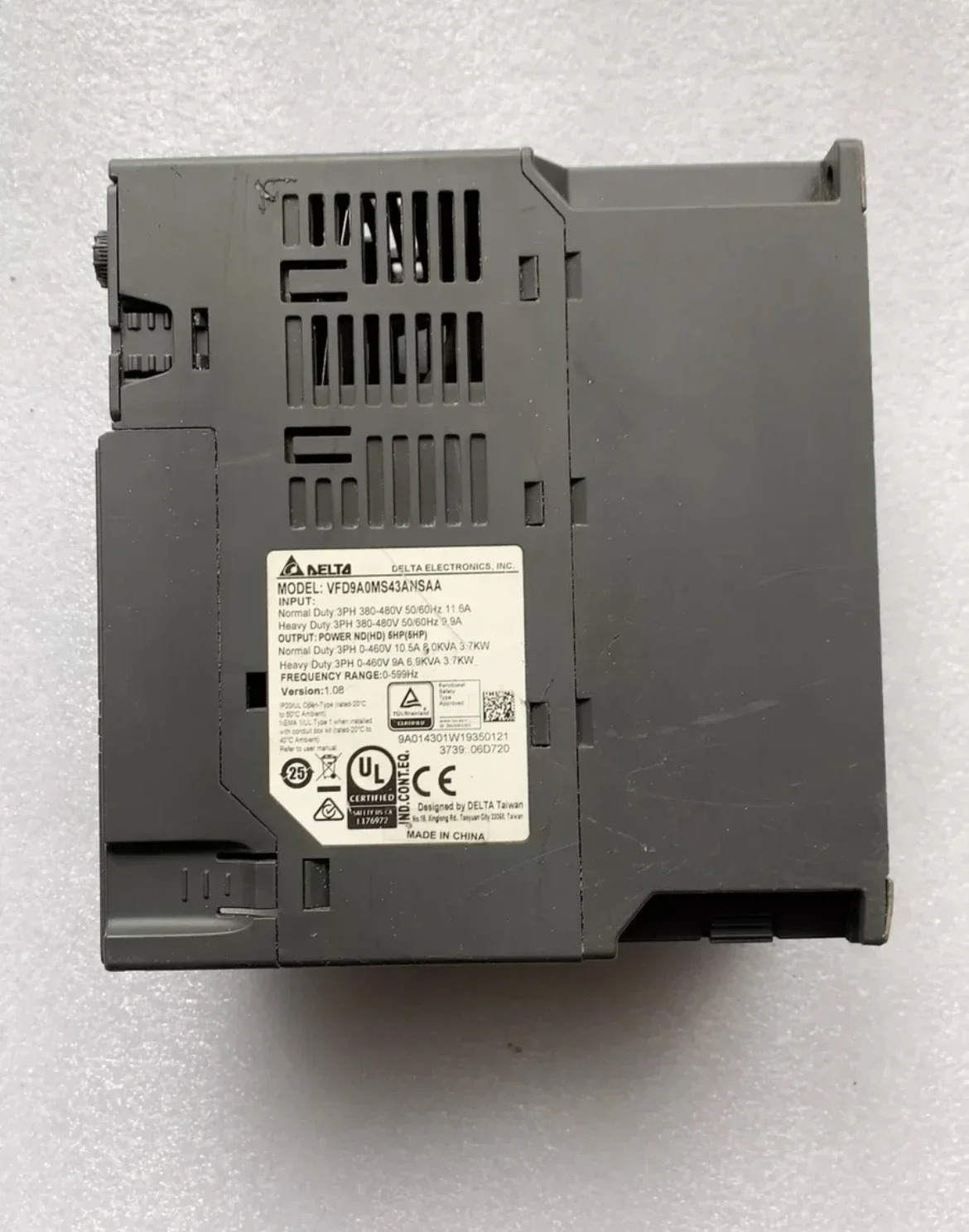 VFD9A0MS43ANSAA는 주파수 변환기 3.5KW를 리퍼했습니다. 리퍼를 거쳤습니다.