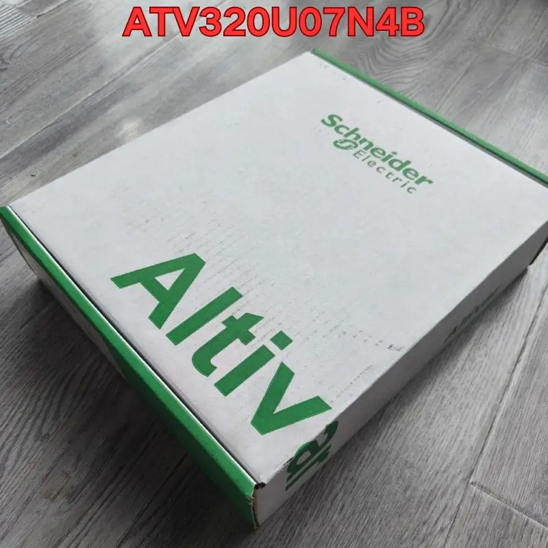 주파수 변환기 ATV320U07N4B