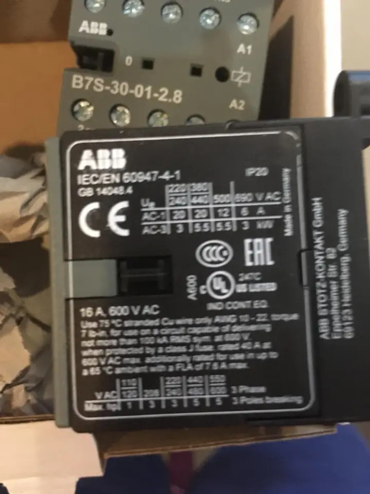 오리지널 ABB 접촉기 B7S-30-10-2 x 코일 전압 17-32V DC 신