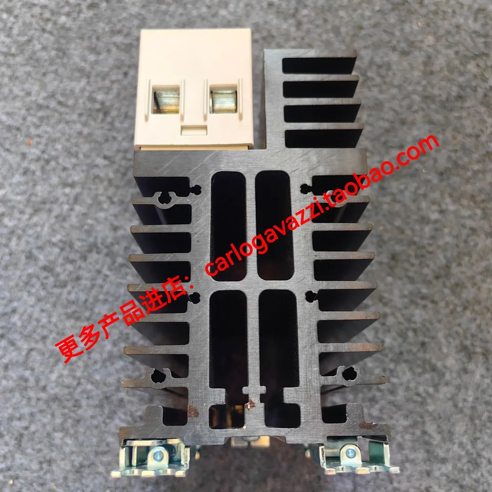 스위스 Jiale 부티크 점퍼 본딩 열 통합 가이드 레일 솔리드 스테이트 릴레이 RGC1A60D60KGU