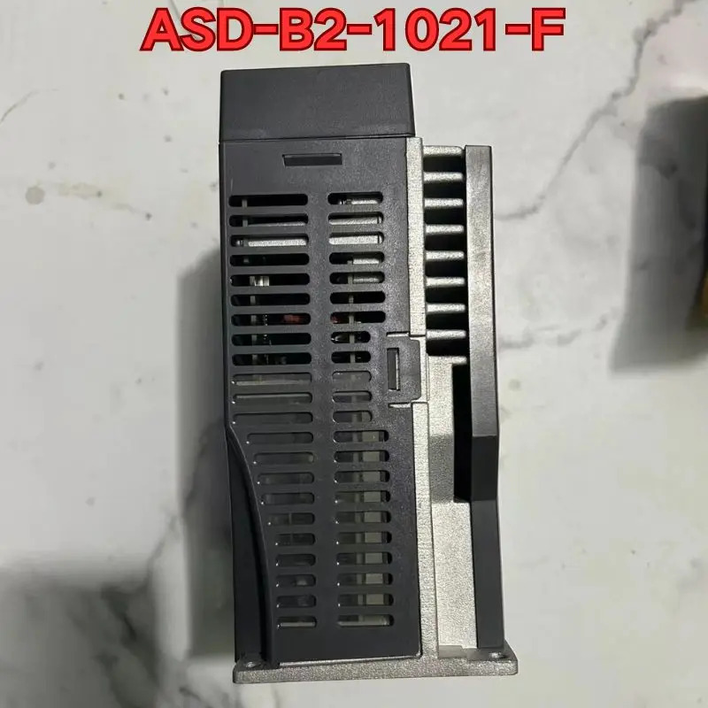리퍼 ASD-B2-1021-F 서보 드라이브작동 상태