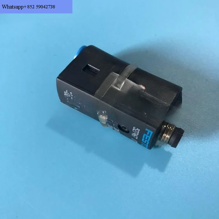 Festo FESTO 압력센서 SDE5-D10-0-Q6E-P-M8 D10-O-Q6E-P-M8