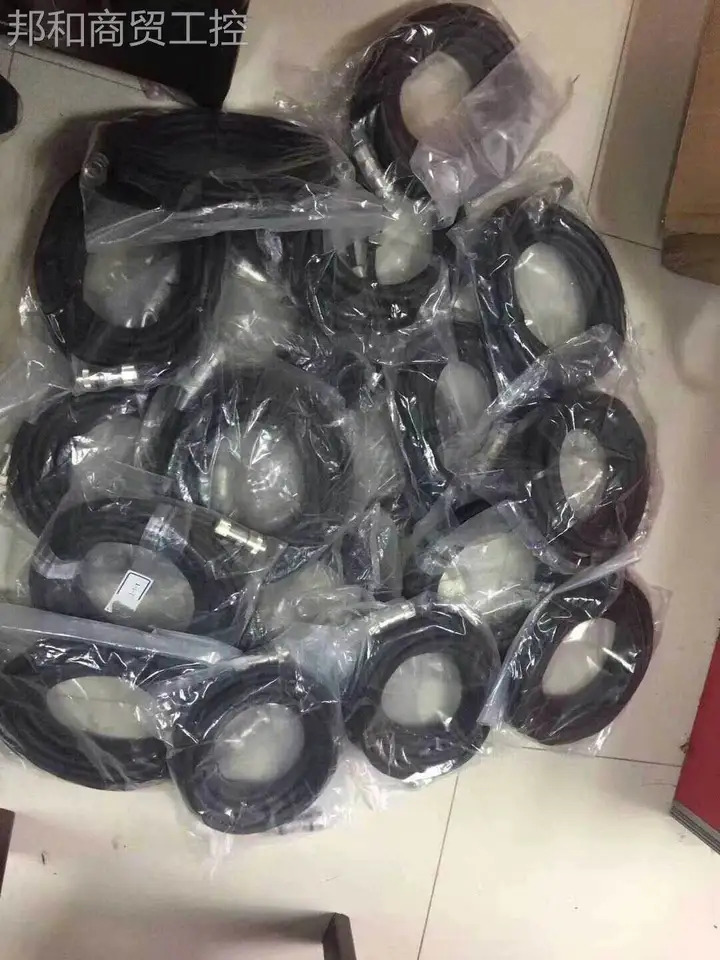고속 PLC A-B 케이블 2090-CTPB-MADF-18A15 신