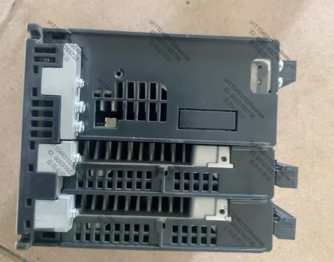 SV820N2S2C2C 서보 드라이브 입력 9.0A/6A 출력 2.8A 200-240V 리퍼 완료 OK