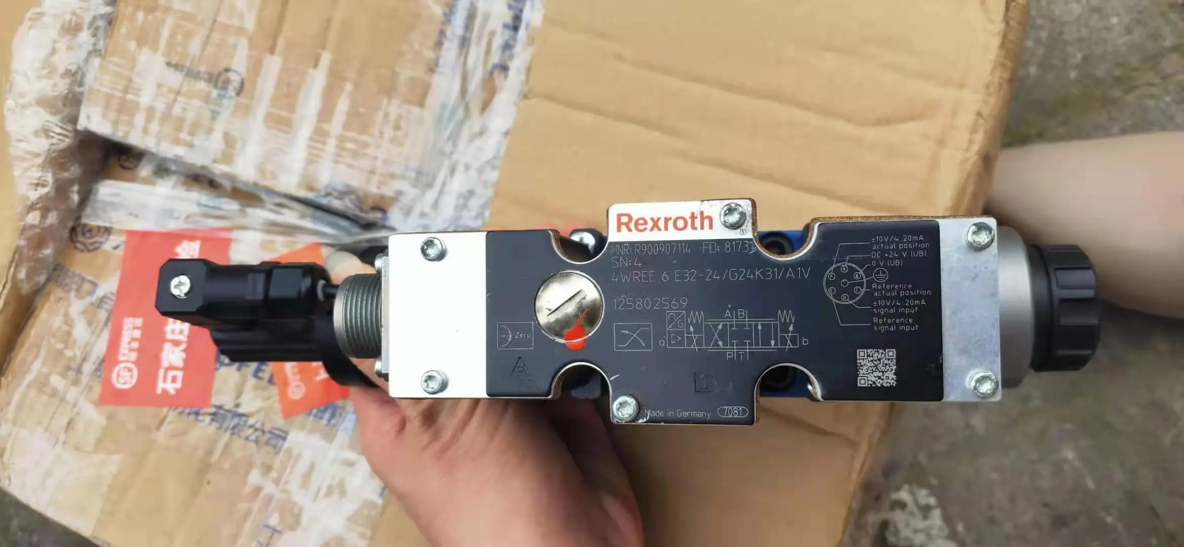 렉스로스 유압 비례 밸브 MNR R900907114 4WREE 6 E32-24 G24K31 A1V 4WREE6E32-2X 신