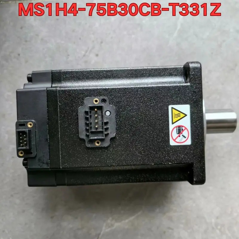 리퍼 서보모터 MS1H4-75B30CB-T331Z상태