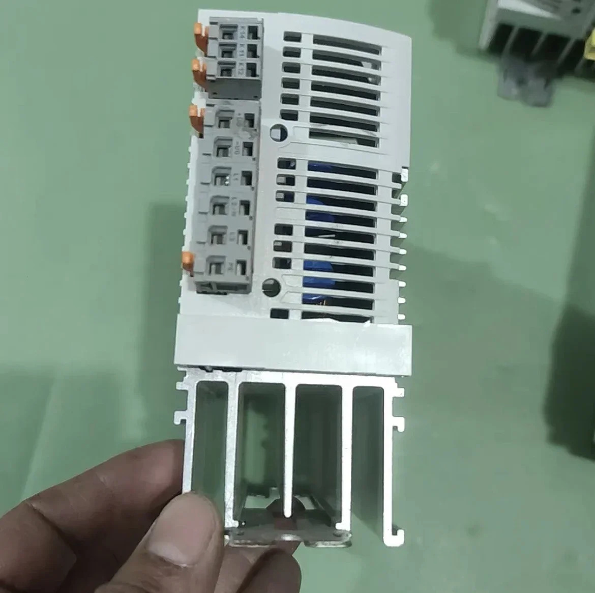 E82EV7512C 리퍼 완료 E82EV751 2C 상태