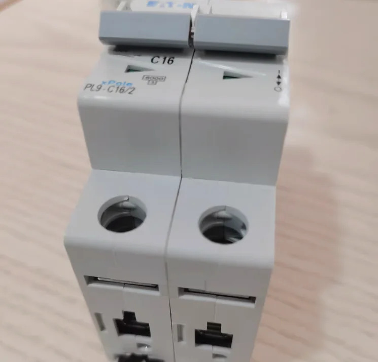 EATON 회로차단기 PL9-C16 2 신