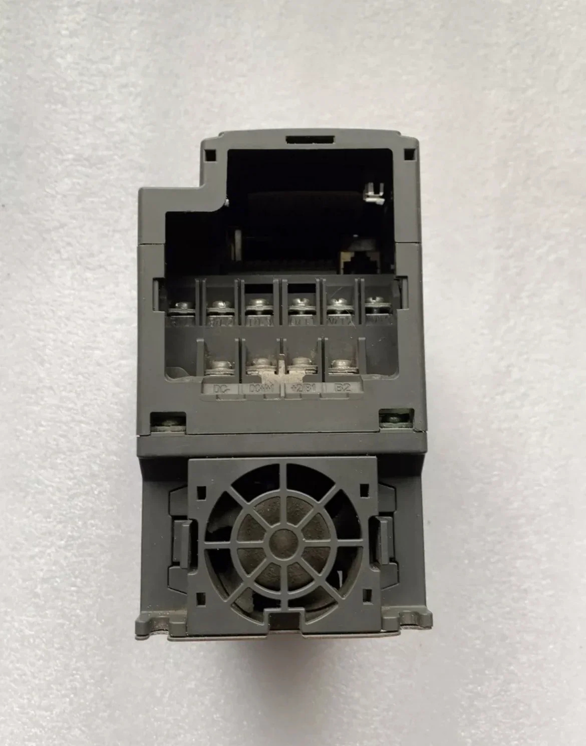VFD9A0MS43ANSAA는 주파수 변환기 3.5KW를 리퍼했습니다. 리퍼를 거쳤습니다.