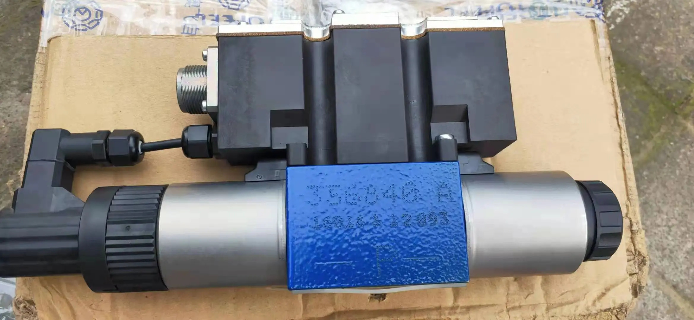 렉스로스 유압 비례 밸브 MNR R900907114 4WREE 6 E32-24 G24K31 A1V 4WREE6E32-2X 신