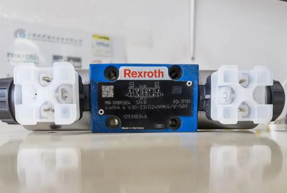 R 900953654  4WRA6V30-23/G24N9K4/V-589 유압 비례 밸브 4WRA 6 V30-23/G24N9K4/V-589