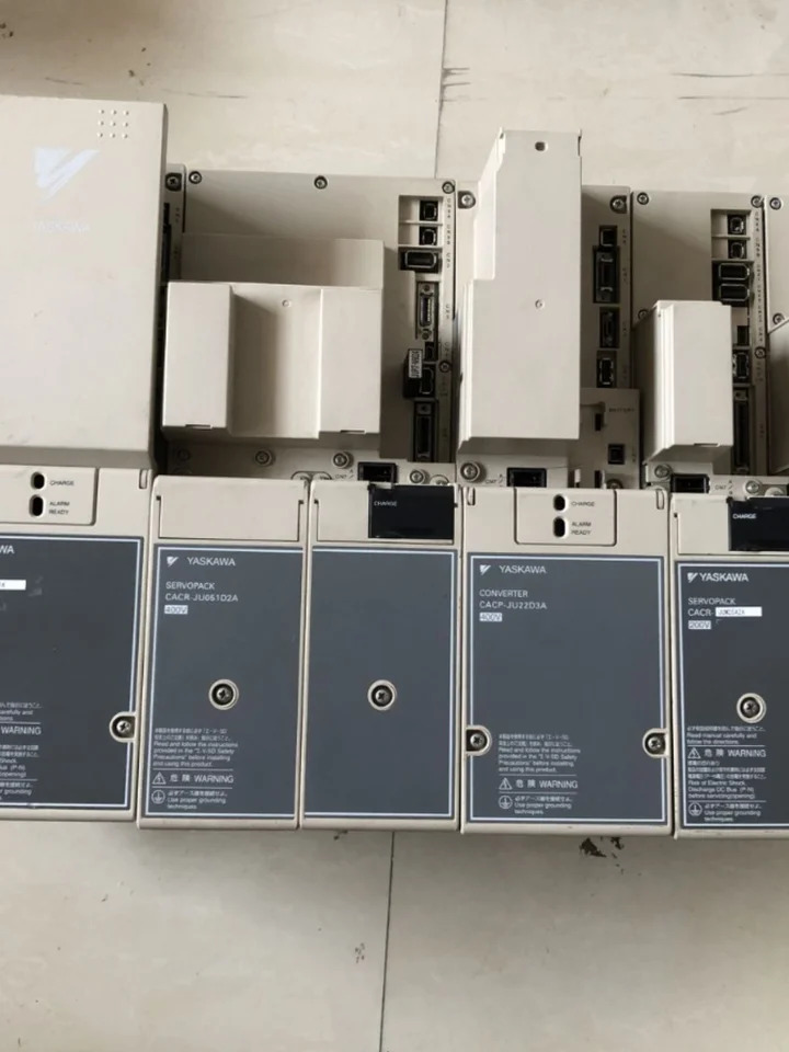 Yaskawa 드라이브 CACR-JUM25A2A 오리지널