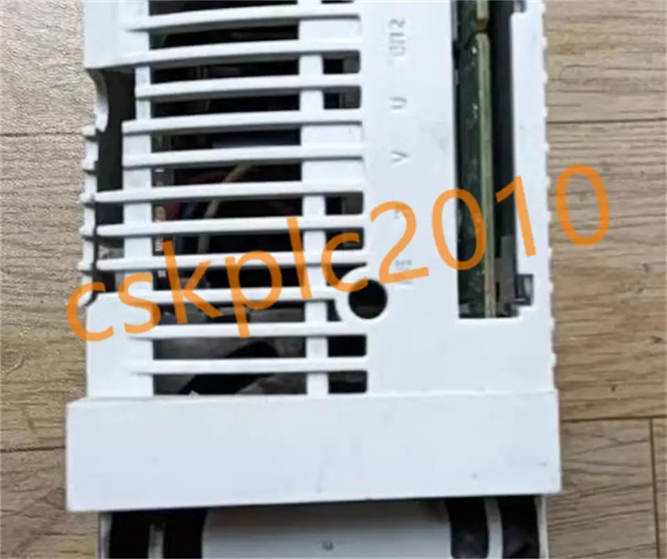 Lenze 리퍼 인버터 E82EV1524C200